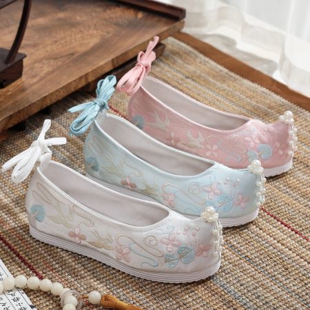 Ming Dynasty Hanfu Shoes for Women | Hand-Embroidered Swallow Design | Cloth Hidden Wedge Heel | Spring Hanfu Accessory & Daily Flat​